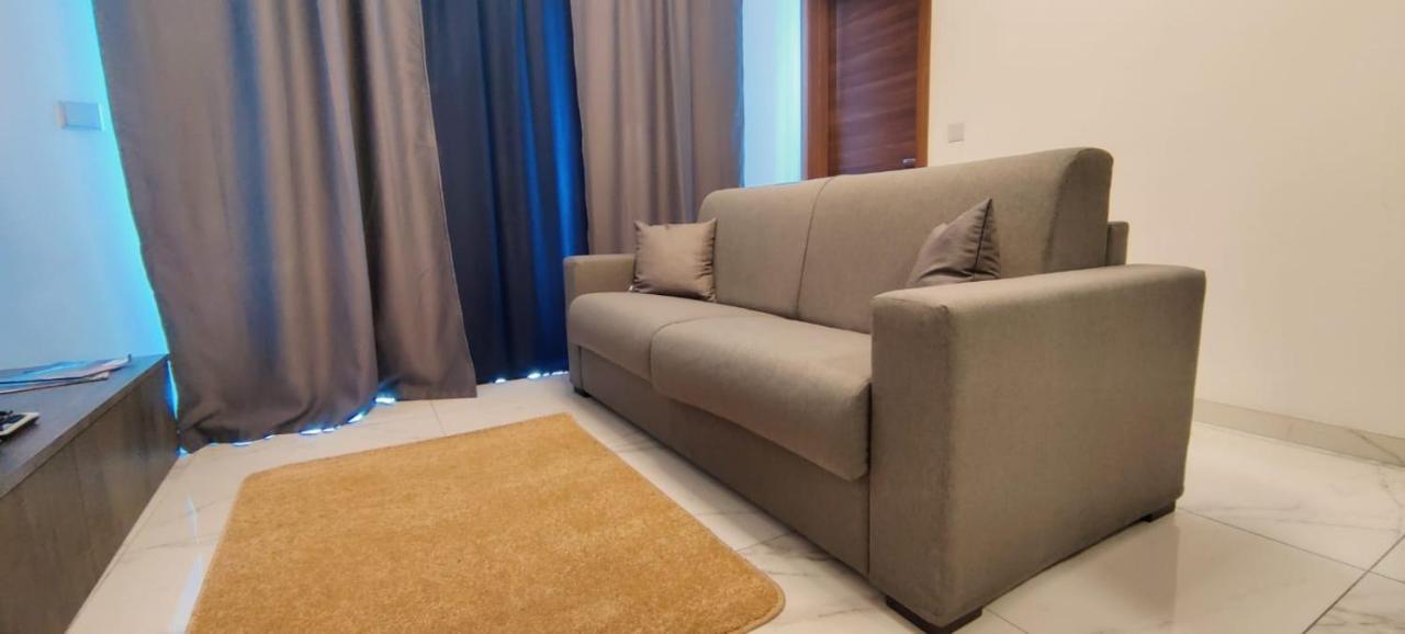 Blu-M Central Qormi Exterior foto